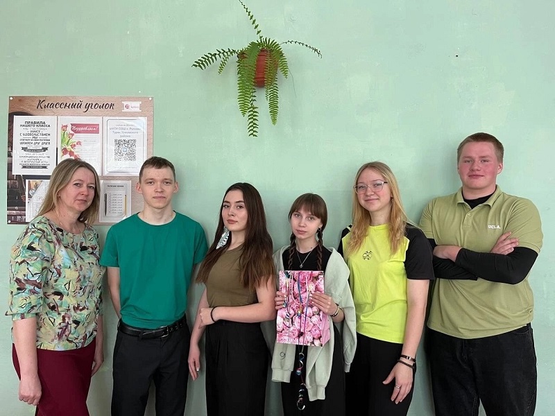 Радужная неделя для выпускников 11 класса - День Сюрпризов (зелёный цвет).
