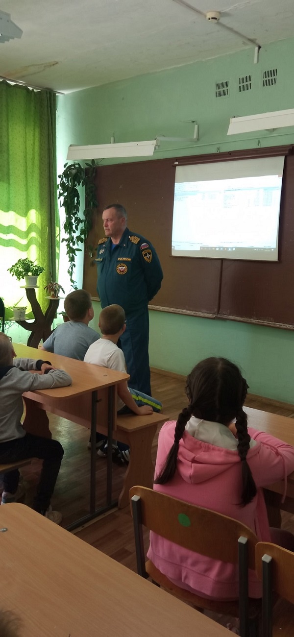 Безопасность жизни детей на водоёмах.