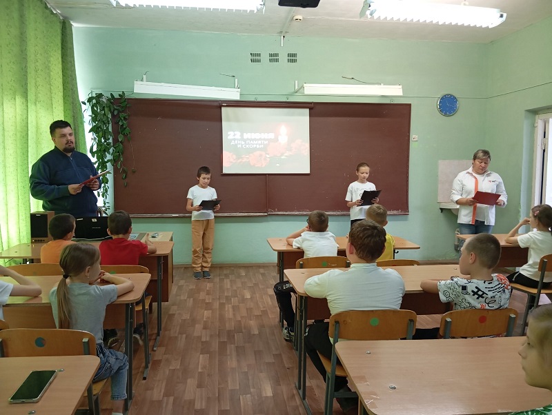 Лагерь дневного пребывания детей. Смена &amp;quot;Время Первых&amp;quot; - 12-й день: День памяти и скорби.