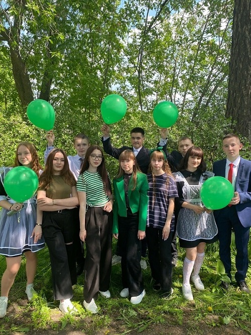 Радужная неделя для выпускников 9 класса - День Сюрпризов (зелёный цвет).