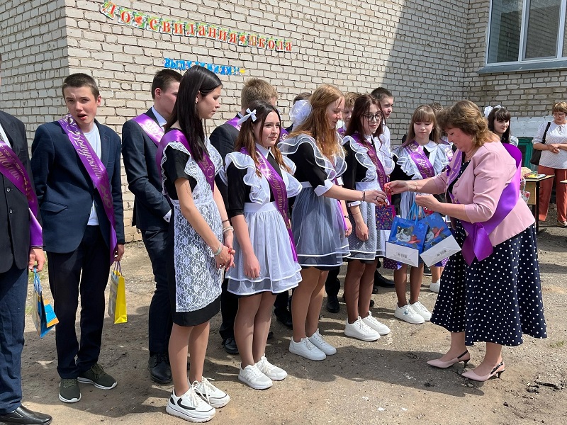 Радужная неделя для выпускников 9 класса - День Воспоминаний (фиолетовый).