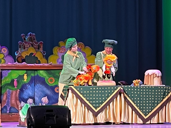 Выступление Кировского театра кукол «Принцесса Карамелька» в КДЦ г. Уржума.