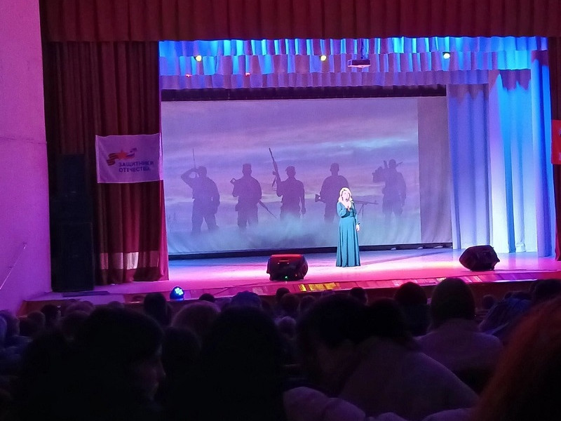 Концерт-презентация передвижной выставки &quot;Кировчане на защите своего Отечества&quot;.